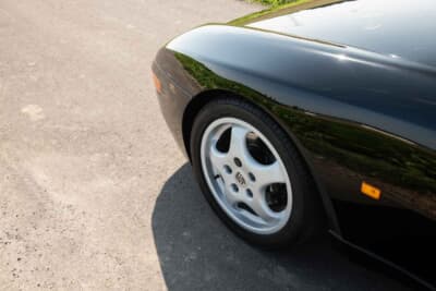 6万9000ユーロ(邦貨換算約1110万円)で落札されたポルシェ「968クラブスポーツ」(C)Courtesy of RM Sotheby's