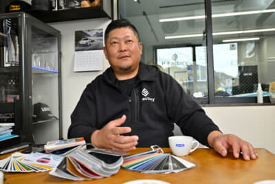 「業界全体で良いプロテクションフィルムショップを目指したい！」と語る、P-Factory代表の井上徳広氏