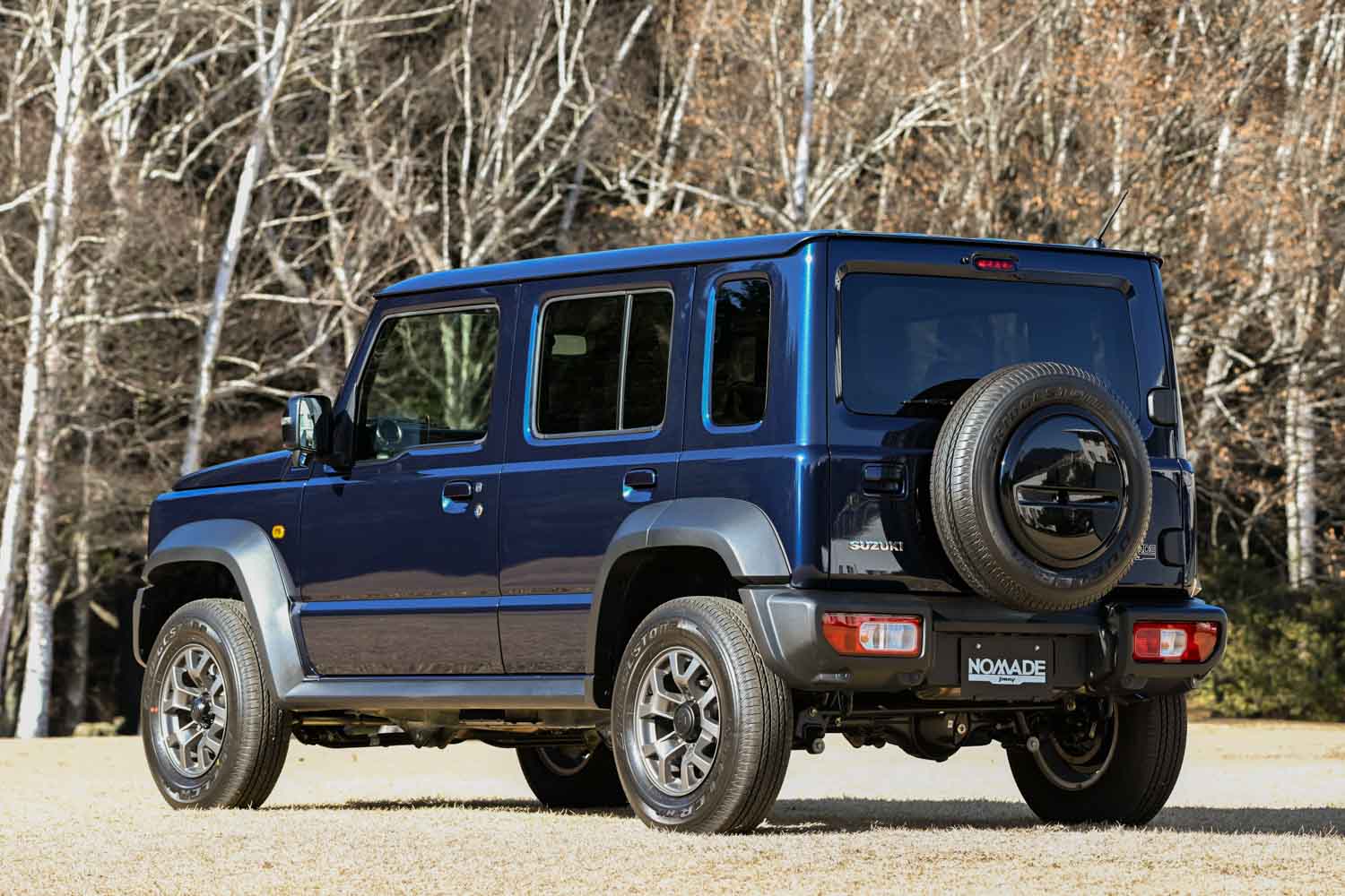 ついに「ジムニー」に5ドア登場！ 車名はスズキ「ジムニーノマド」に