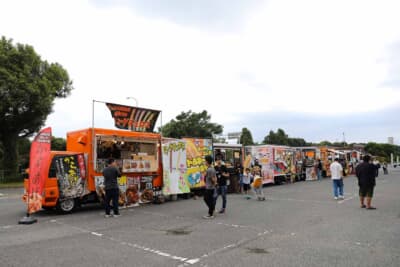 当日はスイーツ、ご当地グルメなど数々のキッチンカーが参加し、イベントを盛り上げた