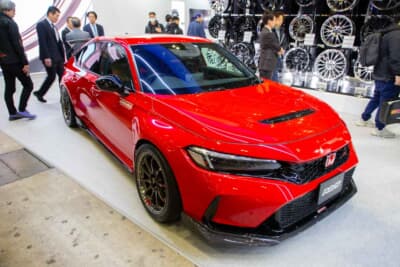 ボルクレーシング CE28N-Plus SLを装着したホンダ シビック タイプR