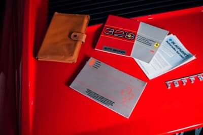 6万3250ドル（邦貨換算約1000万円）で落札されたフェラーリ「328GTS」（C）Courtesy of RM Sotheby's