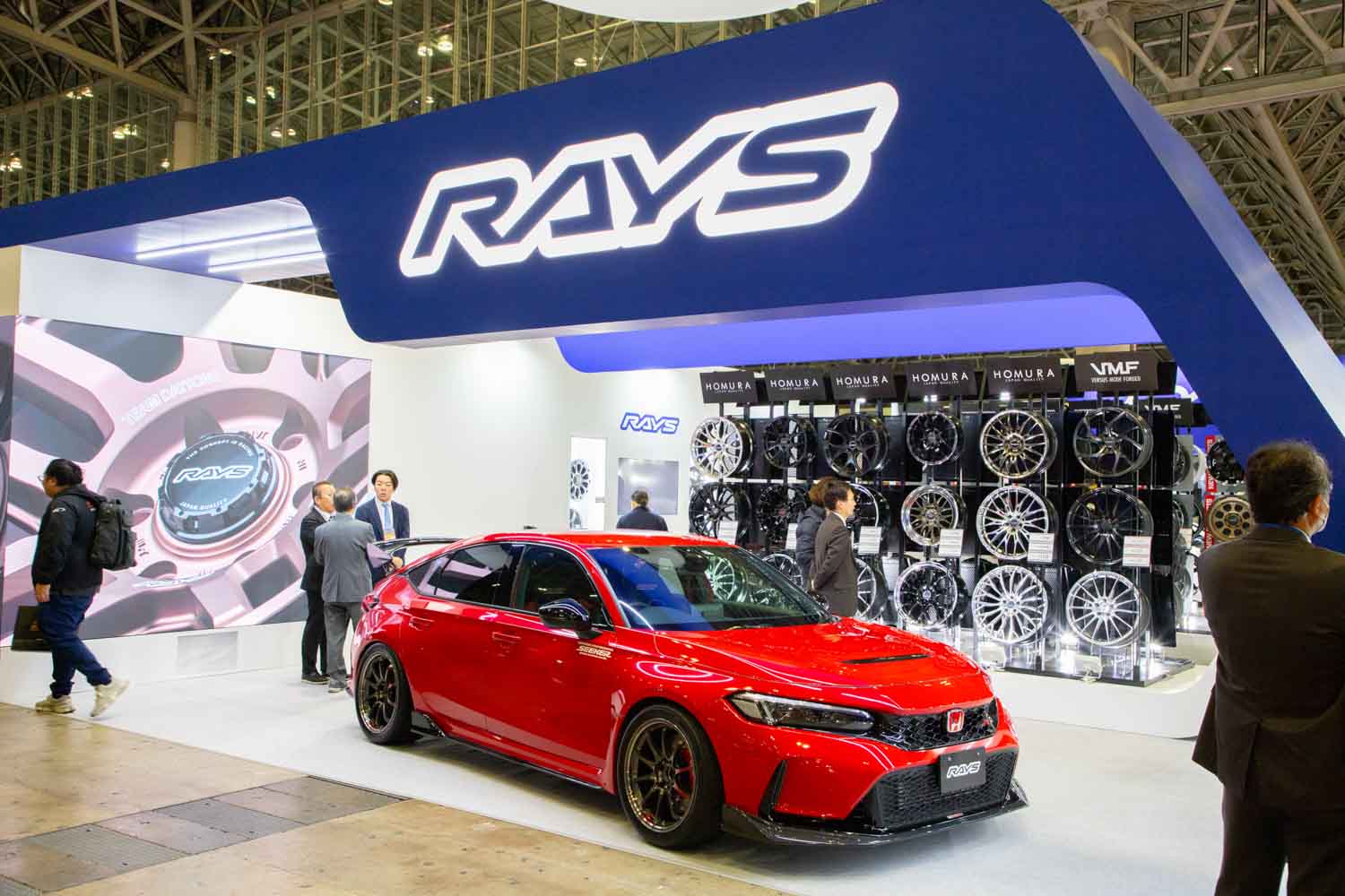 レイズ」の2025年は光りモノホイールに大注目！ 新作ホイール36本の