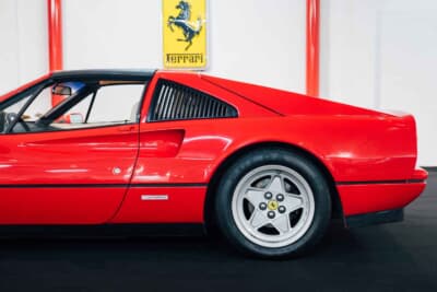 6万3250ドル（邦貨換算約1000万円）で落札されたフェラーリ「328GTS」（C）Courtesy of RM Sotheby's