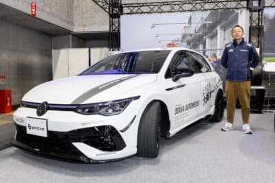 VWとアウディに特化したアクセサリーやパーツのインターネットによる通信販売をメインで行っているmaniacsを運営している神奈川県のキザス株式会社山下代表にVW「ゴルフ8」との相性について伺った