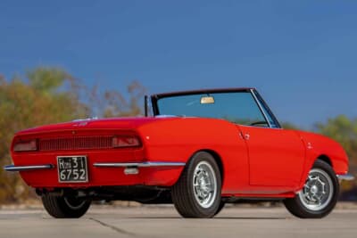 2万8000ドル（邦貨換算約425万円）で落札されたフィアット「850スパイダー」（C）Bonhams