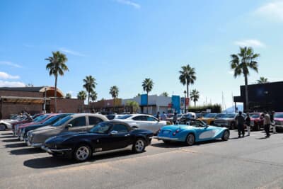 光岡自動車が開催したオーナーズミーティング当日は快晴。南国ムード漂う広島マリーナホップはロケーションも最高