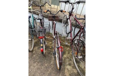 Aさんからお譲りいただいた日本製のママチャリ。盗難防止にサドルを抜いて停めています