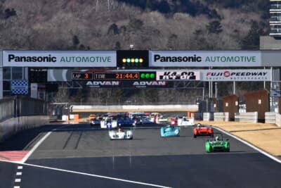 3周にもおよぶ長いペースカーランの後、7時間の耐久がスタート