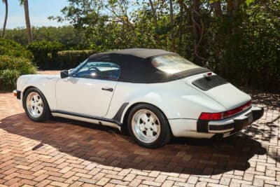 28万ドル（邦貨換算約4360万円）で落札されたポルシェ「911スピードスター ターボルック」（C）Courtesy of RM Sotheby's