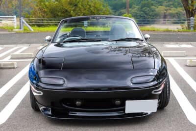 ユーノス ロードスター：フロントバンパー下部に、ガレージベリー製リップスポイラーを装着している