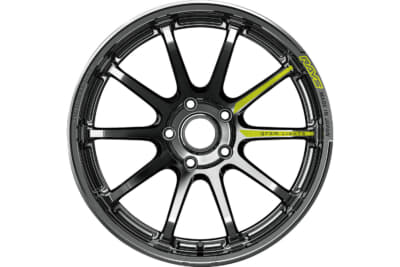 グラムライツ 57NRリミテッド：限定色のレイズブラックメタルコートはメッキのように美麗で高品位