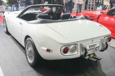 ロッキー 2000GT ボンドカー：実写と見間違えるほどのクオリティに注目