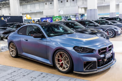 BMW G87型 M2クーぺ：2025年1月の東京オートサロンに展示したデモカーを大きくイメチェンして大阪オートメッセで披露