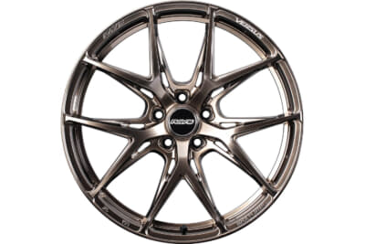 VERSUS VV21S グレイスゴールド:光の当たり方によって、さまざまな変化をする表情もグレイスゴールドの魅力