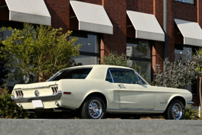 1968年式 フォード 初代 マスタング：当時のフォードの最廉価大衆車「ファルコン」からコンポーネンツの大部分を流用していた