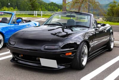 ユーノス ロードスター：程よくローダウンされていることで、軽快感がより強くなった印象