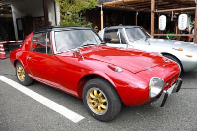 トヨタ スポーツ800：基本コンポーネンツは純正に準じてパーツを選択して完成させている
