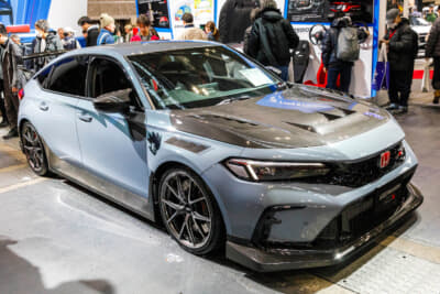 無限 シビック タイプR グループB:ボンネットはダクトの形状や大きさなどを見直したものとなっている