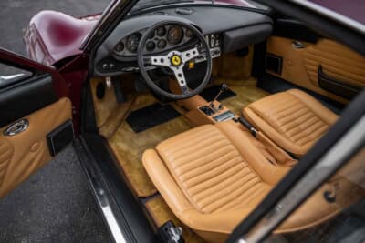 37万9000ドル（邦貨換算約5770万円）で落札されたディーノ「246GT」（C）Courtesy of RM Sotheby's