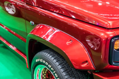 K-BREAK サムライ ジムニー：オフロード用の巨大なオーバーフェンダーを装着