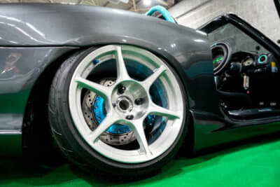 マツダ NB型 ロードスター:リアフェンダーはアーチ上げをせずにワイド化。ノーマルらしさをまったく崩していない