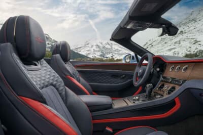 ベントレー コンチネンタル GTC：従来モデル同様、12.3インチディスプレイ／アナログメーター／ウッドパネルがセレクトできるローテーションディスプレイが備わる