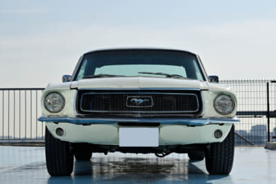 1968年式 フォード 初代 マスタング：「1967年モデル」として初めて軽度のフェイスリフトが施された世代にあたる