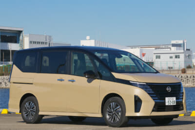 日産 セレナe-POWER ハイウェイスターV 4WD車：ボディサイズは全長4765mm×全幅1715mm×全高1870mmの3ナンバーサイズ