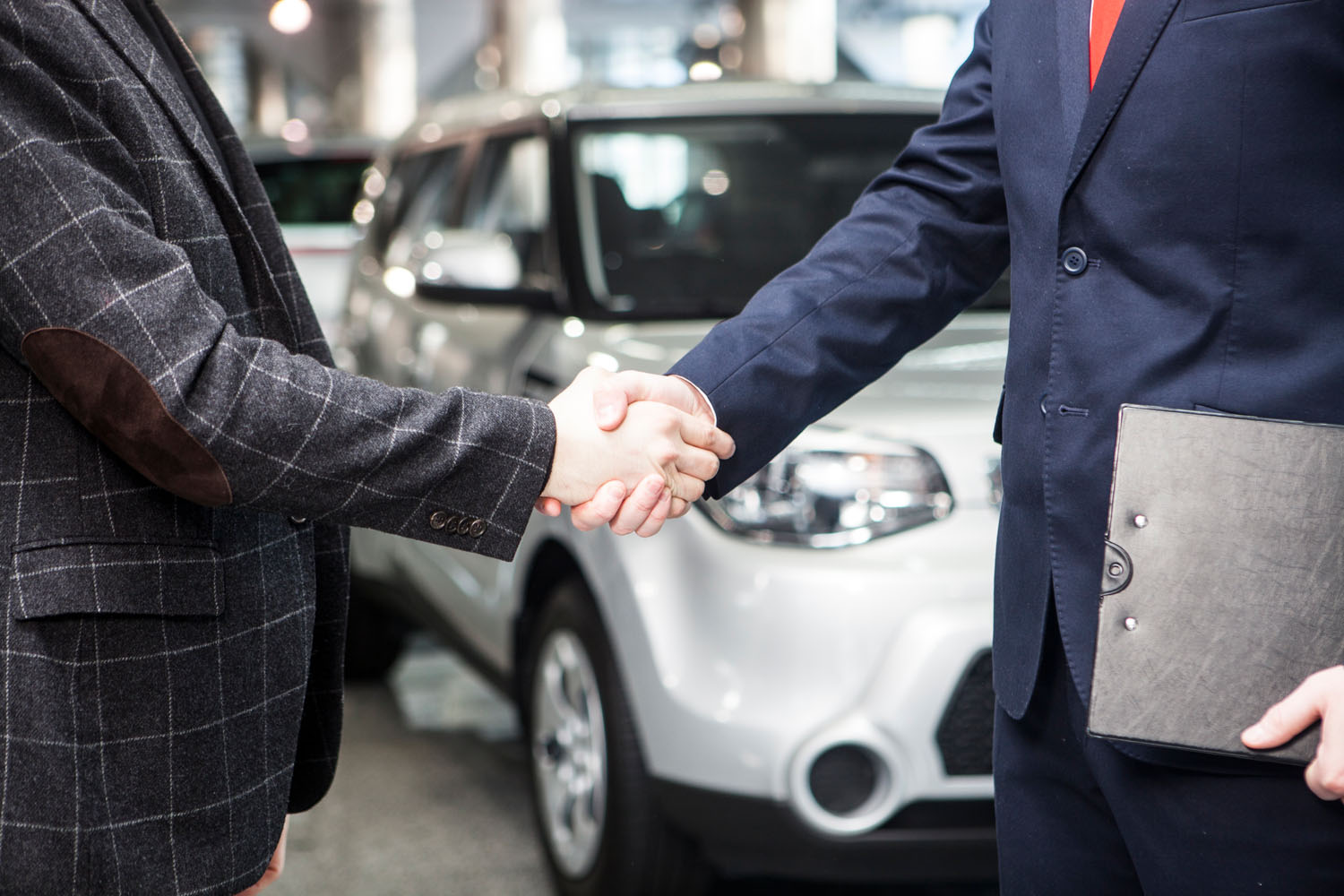 話題の新車が受注停止しているのはメーカーの心遣い!? ウェブカタログ