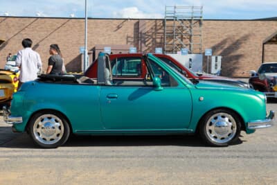 光岡 ビュート コンバーチブル：サイドビューを見ると、ドアパネルやリアフェンダーに日産 マーチらしさが残る