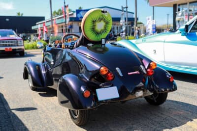 光岡 K-2：フロントと同様、流麗なボディ形状が特徴のリアまわり