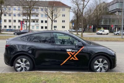 カーシェアリングにテスラがあります