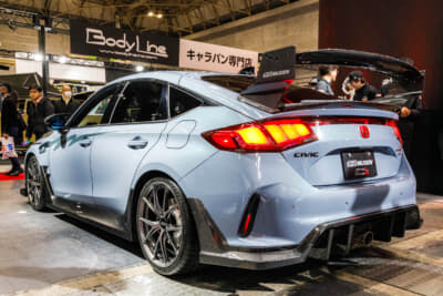 無限 シビック タイプR グループB:リアには新たにテールゲートスポイラーを追加