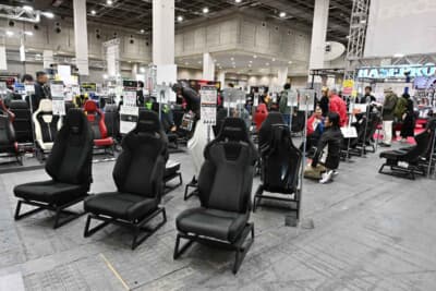 TRIALが取り扱っている全種類、41脚以上のシートを展示