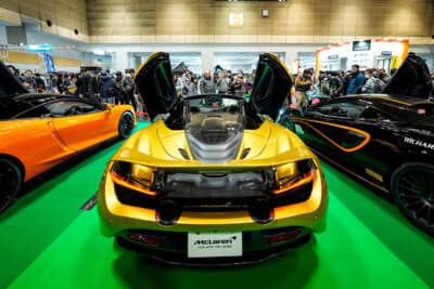 マクラーレン 720Sスパイダー：ボディカラーはAztec Gold