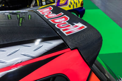 ホンダ EG型 シビック：純正よりも若干大きなカーボン製のルーフスポイラーを装着している