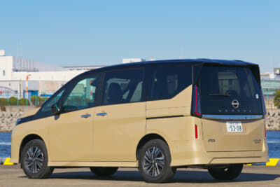 日産 セレナe-POWER ハイウェイスターV 4WD車：今回試乗したのは防水シート仕様で、車両本体価格は413万2700円（消費税込）