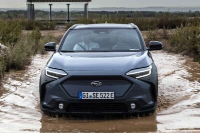 スバル ソルテラ：EV専用に開発したスバルならではのAWDシステムとX-MODEで、さまざまなシーンを安定して走行できる