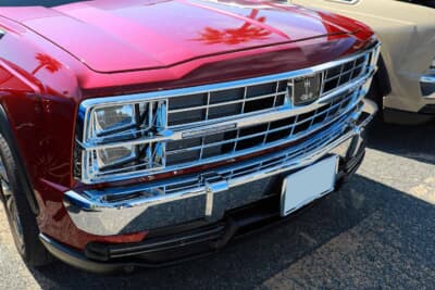 光岡 バディ：第2世代のシボレー ブレイザーをモチーフにしているため、RVらしい迫力ある顔つきがバディの特徴