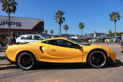 光岡 オロチ:エンジンを後部に搭載するミッドシップレイアウトにしたことで、フロントノーズは意外と短いことが分かる