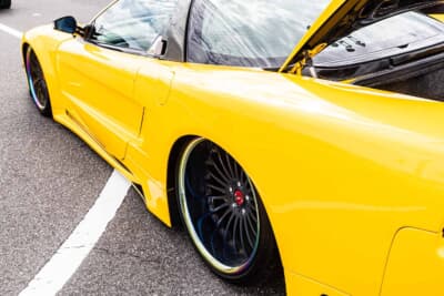 ホンダ NSX：シリンダータイプのエアサスを装着している