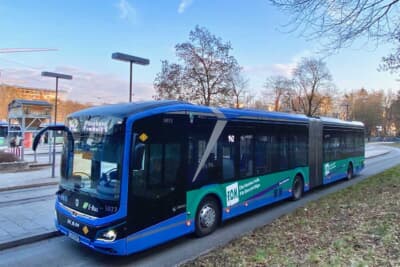 ミュンヘン市を走るMANのEVバス。まだ連結のEVバスは数多くはありません