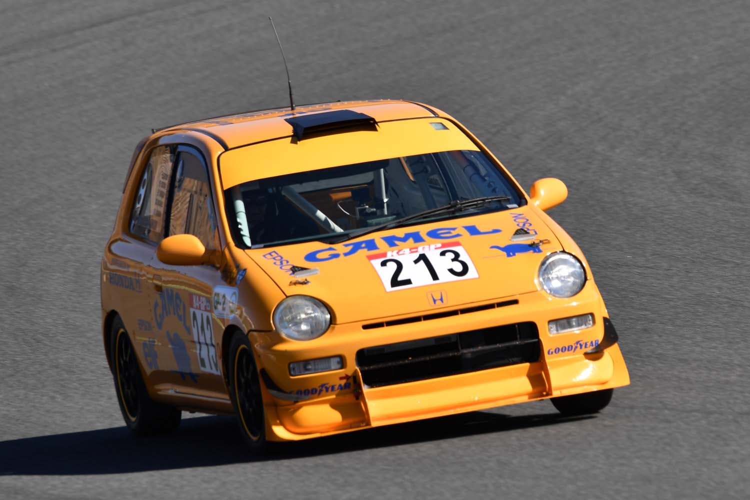 なぜいい歳した大人が軽カーの耐久レースにハマる？「K4-GP」恒例冬の7