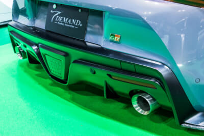 トヨタ GRスープラ:純正エアロなどを外さずに、あえて純正にアドオンするエアロパーツ形状としている