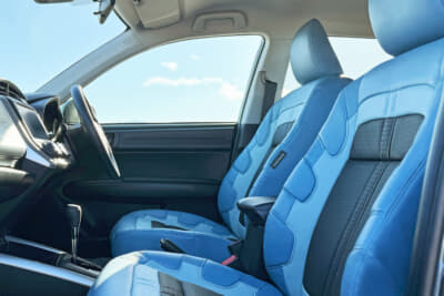 光岡 リューギ ワゴン アドベンチャー:ボディカラーがセセラギブルーのインテリア