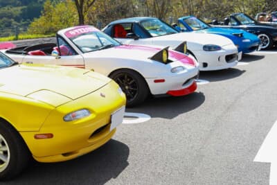 マツダ ロードスターは初代と2代目の一部に、排気量1600cc、B6-ZE型エンジンが搭載されていた