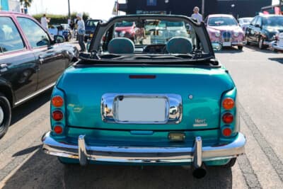 光岡ビュート コンバーチブル：テールとバンパーはビュート専用デザイン