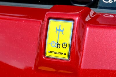 光岡 バディ：各種エンブレムも専用のものに変更される