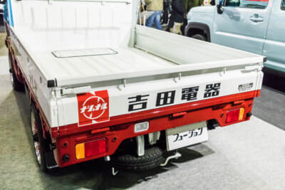 スズキ キャリイトラック：昭和の時代、多くの店舗で好まれたのは、コンパクトなのに荷台の広い「サニトラ」こと日産「サニートラック」だった